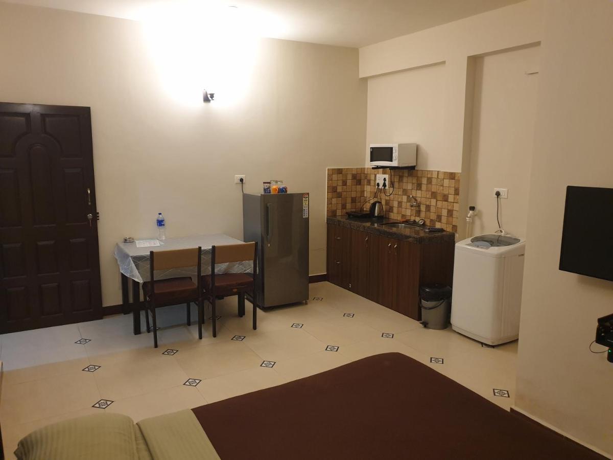 Coastal Suites Apart-Hotel 콜바 외부 사진